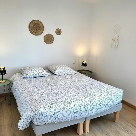 Les Antilles, Maison De Bord De