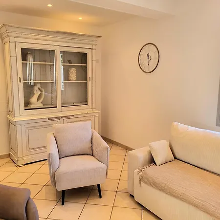 Les Antilles, Maison De Bord De Pirou