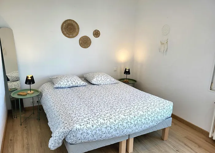 Les Antilles, Maison De Bord De