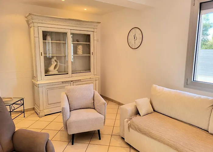 Les Antilles, Maison De Bord De Pirou